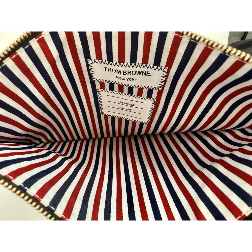 Thom Browne Logo Printed Zipped Clutch Black Caviar Leather Bag - Picture 5 of 7